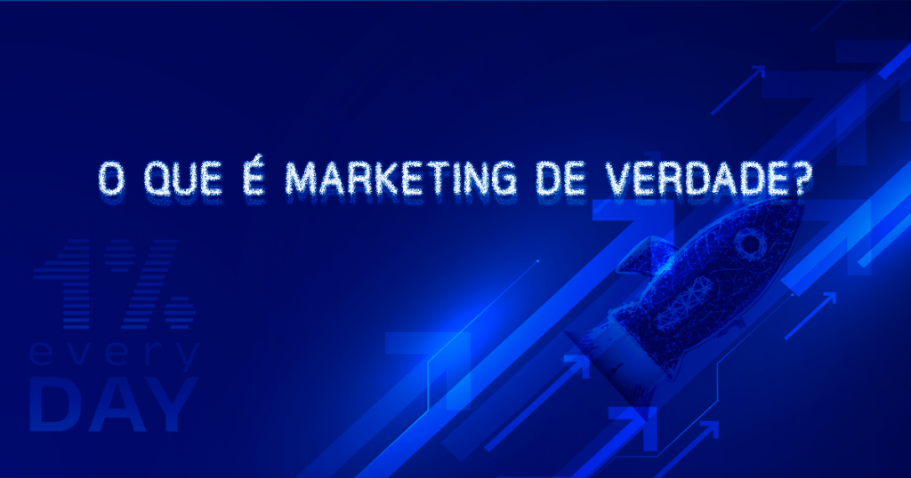 Homem apontando para gráficos com setas azuis representando crescimento no marketing digital.